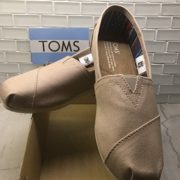 Toms Shoes - Toms Classic NEW Tan Canvas slip on shoes 7.5